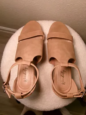 Wonderly Tan Platform Block Heel Sandals thumbnail 2