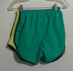 Nike Shorts Women’s Tempo thumbnail 1