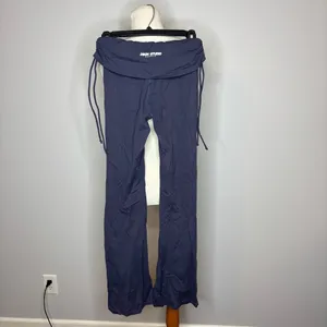 Boohoo - Blue DSGN Studio Ultra Sculpt Ruched Side Flared Legging thumbnail 5