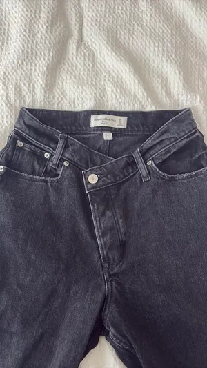 Abercrombie & Fitch jeans thumbnail 3