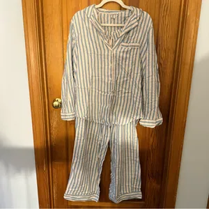 EUC Victoria’s Secret Flannel Pajama Set, Pink & Blue Classic Stripe SmL thumbnail 4