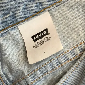Levi’s red tab size 1 thumbnail 2