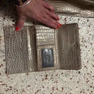 GUESS shoulder bag and wallet a crocodile skin effect thumbnail 9