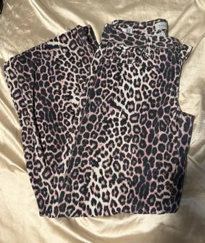 PacSun Leopard Jeans Casey Low-Rise Baggy thumbnail 1