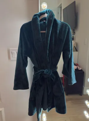 Victoria's Secret Robe thumbnail 1