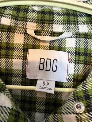 BDG‎ Urban Outfitters Claire Green Plaid Cropped Flannel Shacket Jacket Small thumbnail 5