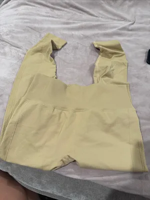 Seamless High-Waist Leggings in Light Yellow thumbnail 2