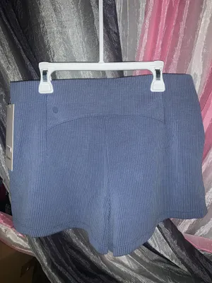 NWTs size 6 lululemon ribbed HR Softstreme shorts thumbnail 2