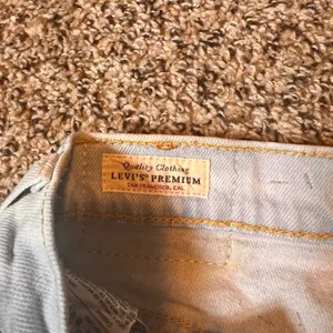 Levi's Premium 501S Jeans Bleach Wash‎ Denim Button Fly Womens Size 24 thumbnail 3