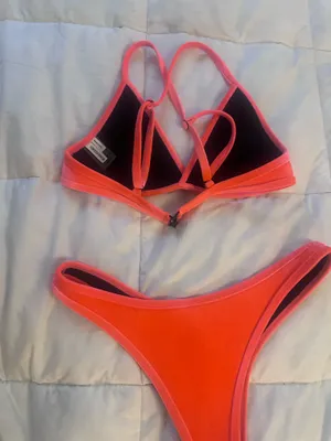 Hoaka hot pink velvet bikini set thumbnail 4