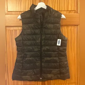 Old Navy Size Medium Frost Free Green Camouflage Quilted Puffer Vest NWT thumbnail 7