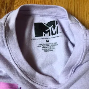 MTV cropped sweatshirt size medium thumbnail 2