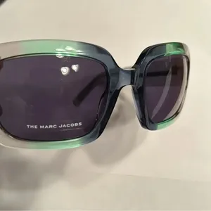 Marc Jacobs Green/Grey Sunglasses. NWOT thumbnail 5