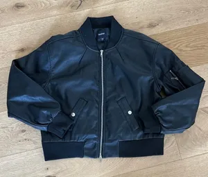 Boohoo -Faux Leather Pocket Detail Bomber Jacket Size 4 in Black thumbnail 1