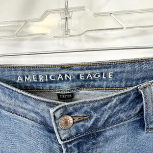 American Eagle Plus Size 18‎ Mom Jeans Light Wash Stretch High Rise Relaxed 834 thumbnail 3