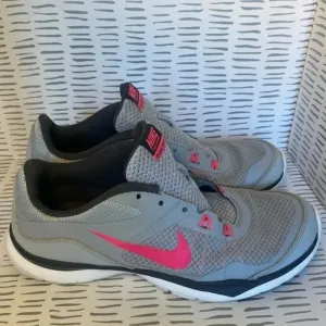 Nike FLEX‎ TR5 women’s size 8 GRAY PINK thumbnail 4