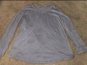 Gray long sleeve shirt Size L thumbnail 1