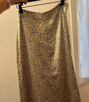Zara Floral Cream and Green Women's Skirt thumbnail 1