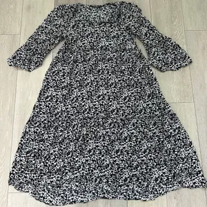 Zara white black midi ruffle floral dresss size medium boho‎ relaxed fit flowy thumbnail 5