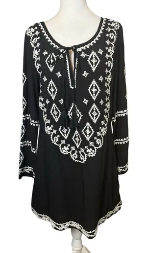 Lulus A Day in the Life Black and White Embroidered Dress Size Medium‎ Kaftan thumbnail 1