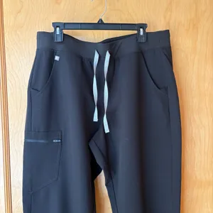 FIGS Zamora Jogger Scrub Pants Womens Large Black FIONx W18SW2005 thumbnail 2