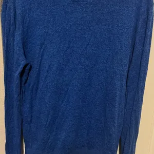 Hollister blue vneck sweater size small thumbnail 3