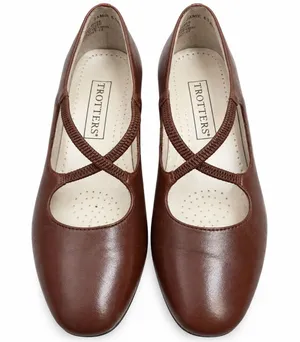 Trotters Women’s Brown Leather Mary Jane Kitten Heels. Size: 6.5. thumbnail 1