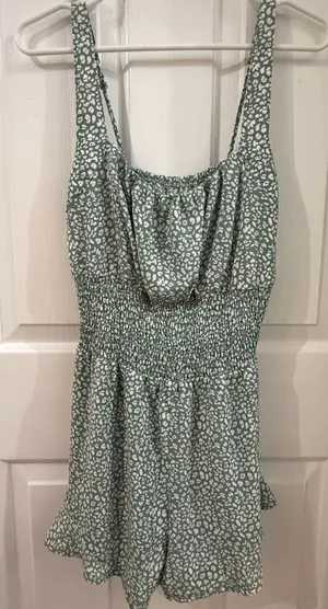 Romper Green Size M thumbnail 1