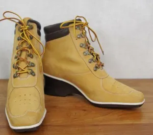 Timberland Ladies' Nubuck Wedge Ankle Boots Size 6.5M thumbnail 1