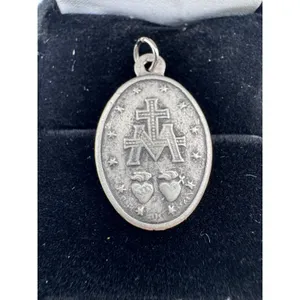 Silver‎ Tone Miraculous Medal Virgin Mary Pendant Vintage Catholic Charm thumbnail 4