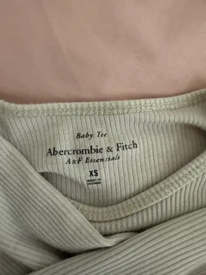 Abercrombie & Fitch baby tee in XS ribbed knit, fitted, casual, soft fabric, minimalist, everyday wear, basic tee, lightweight #babytee #minimalist thumbnail 2