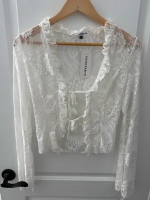 Venderbys lace top White thumbnail 2