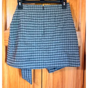 Wilfred Aritzia Wrap Front Skirt Sz 4 Plaid Flannel Wool Cashmere‎ Gray Mini Tie thumbnail 3