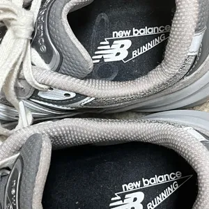 New balance 990 v6 women’s size 10 grey, running shoe. thumbnail 4