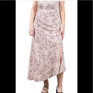 MAUBY Side Slit‎ Satin Midi Skirt, Giraffe Animal Print, Brown/Tan, Small, NWT thumbnail 3