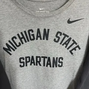 Nike Long Sleeve T-shirt Michigan State University‎ Spartans Women's Size XL thumbnail 3