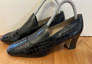 Etienne Aigner Cadiz Shoes Womens Size 7.5 Black Croc Pumps Square Toe thumbnail 1