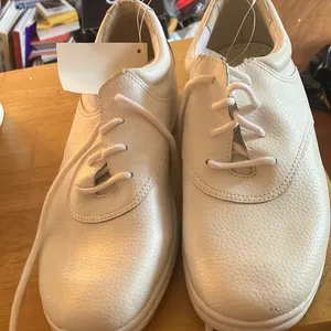 Classic White Leather ladies Shoes 8 brand new thumbnail 2