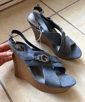 Guess heels thumbnail 1