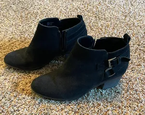 Black Bootie Size 7 thumbnail 1