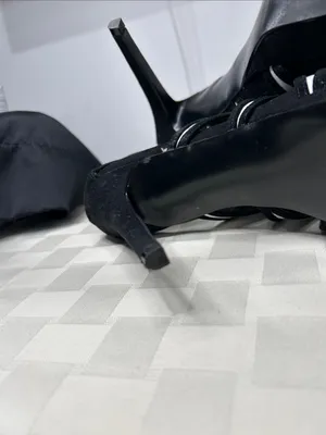 Carlos Santana Black Strappy Suede High Heel Sandals thumbnail 7
