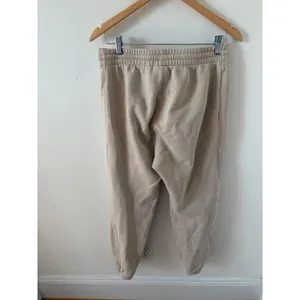 Aritzia TNA Cozy Fleece Boyfriend Fit Sweatpants Tan Beige Medium Joggers thumbnail 4