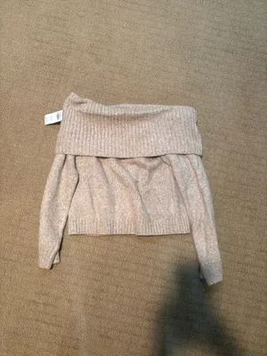 Abercrombie off the shoulder sweater thumbnail 3