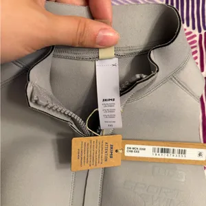 Skims Size xxs Sport Swim Mock Neck Zip Top Chrome Gray Sleeveless Zip Front NWT thumbnail 6