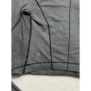 Lululemon Women's Iconic Wrap Sweater Gray Pullover Size 6 thumbnail 4