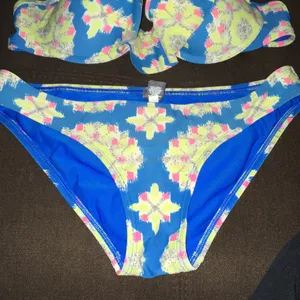 🔵Aerie blue floral bikini swimsuit! Bridget style thumbnail 4