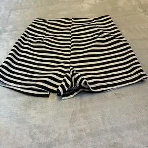 Brandy Melville Skort Womens One Size Waist Black White Striped Casual thumbnail 10