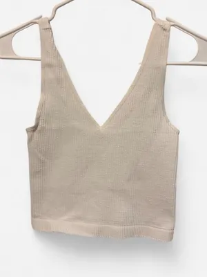 Urban Outfitters White ribbed tank top with scalloped neckline #scalloped #ribbed thumbnail 1