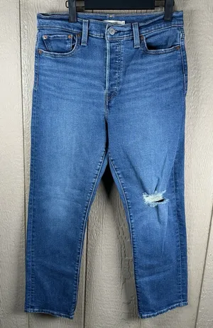 Levis Wedgie Straight Jeans Womens Size 31x28 Distressed Button Fly Medium Wash thumbnail 1