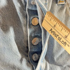 532 | Levi's 501 Original Womens High Rise Distressed Denim‎ Shorts Light Wash thumbnail 7